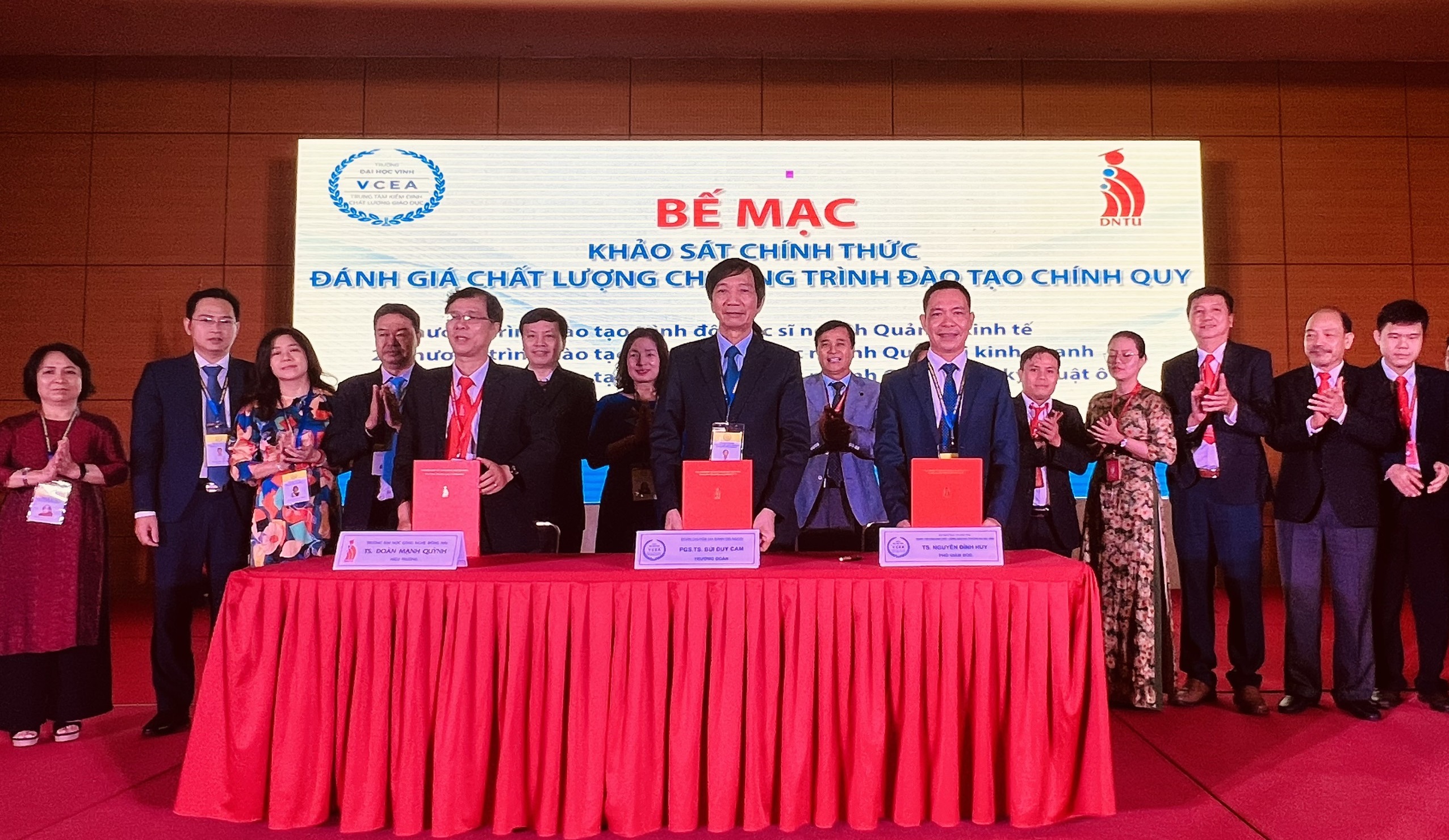 Bế mạc khảo sát chính thức đánh giá chất lượng 03 CTĐT Trường Đại học Công nghệ Đồng Nai