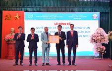 Lễ công bố Quyết định và trao Giấy chứng nhận Kiểm định chất lượng cơ sở giáo dục cho Trường Đại học Công nghiệp Quảng Ninh