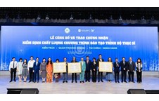 Lễ trao Giấy chứng nhận Kiểm định chất lượng 03 chương trình đào tạo trình độ thạc sĩ cho Trường Đại học Văn Lang