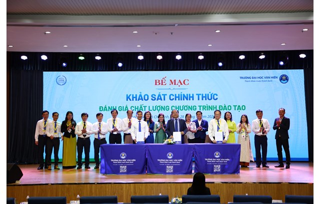 Bế mạc khảo sát chính thức đánh giá chất lượng các chương trình đào tạo của Trường Đại học Văn Hiến